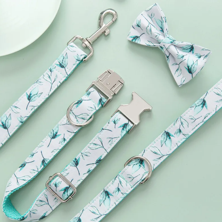 Leaf Print Dog Collar & Leash Set