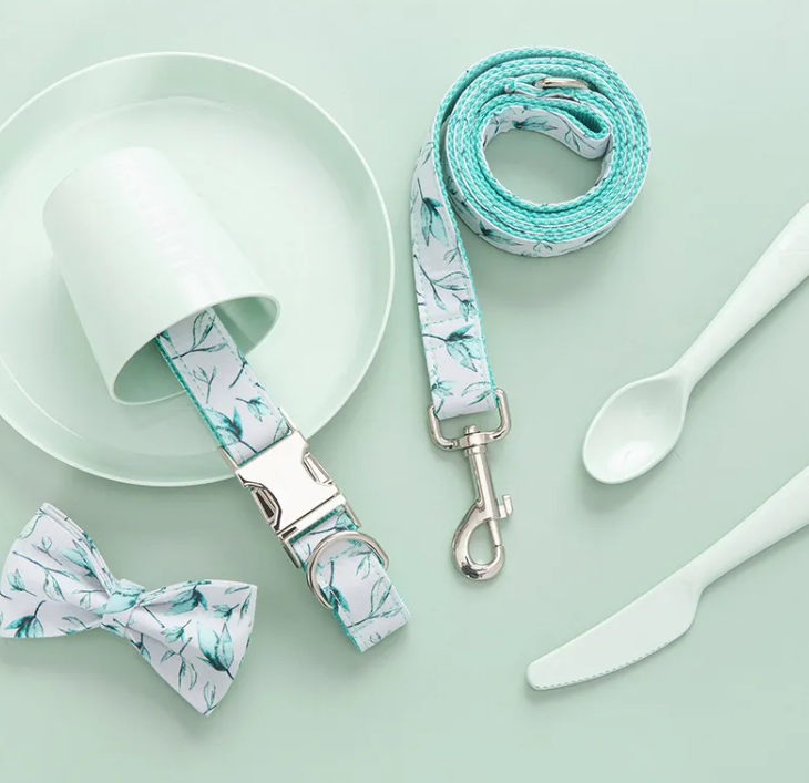Leaf Print Dog Collar & Leash Set